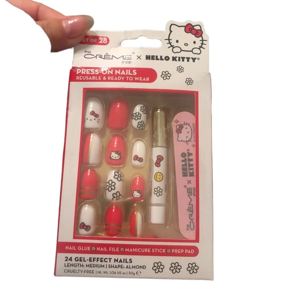NIB HELLO KITTY PRESS ON NAILS